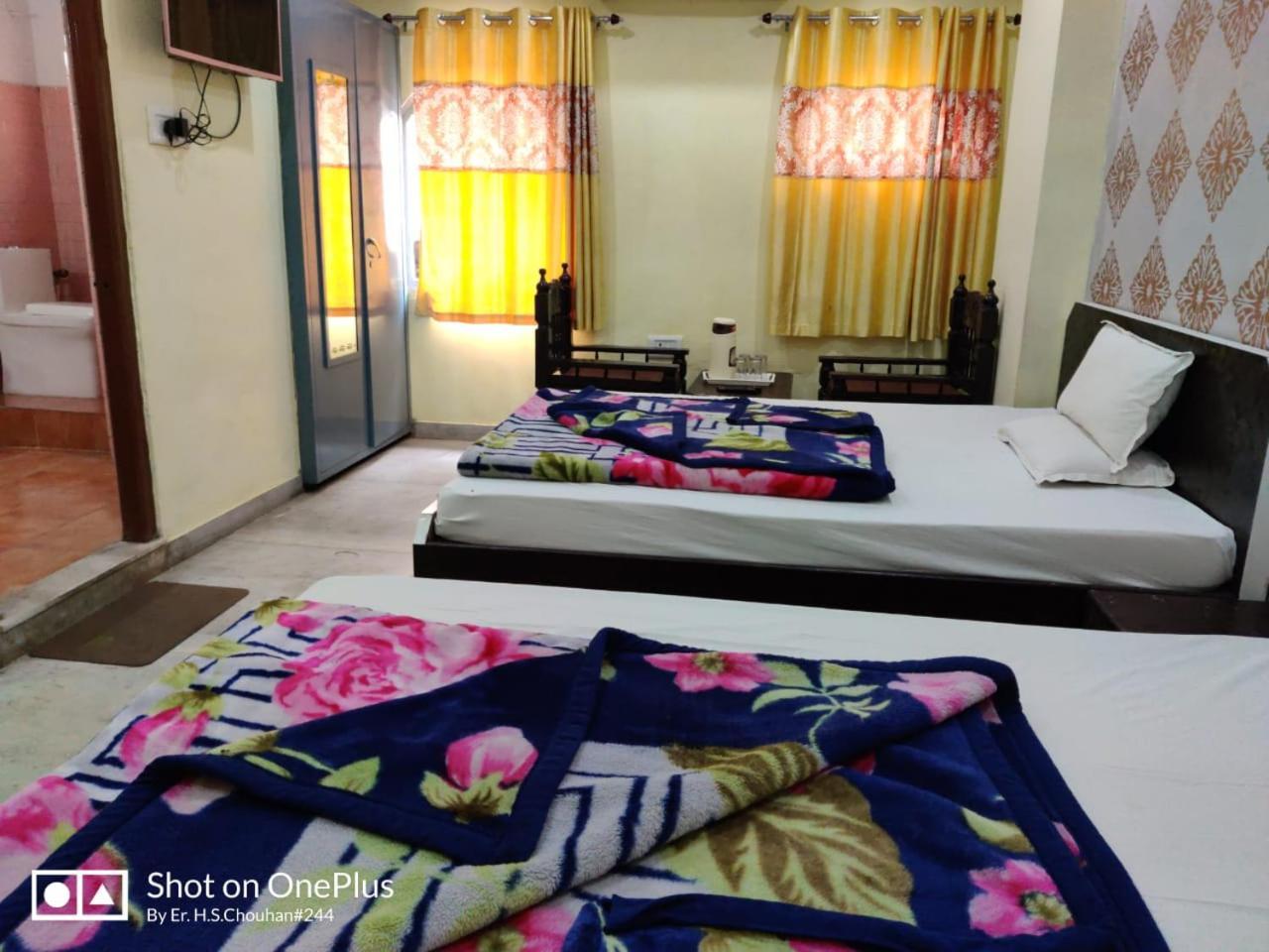 Hotel Gokul Palace อุเดเปอร์ ภายนอก รูปภาพ