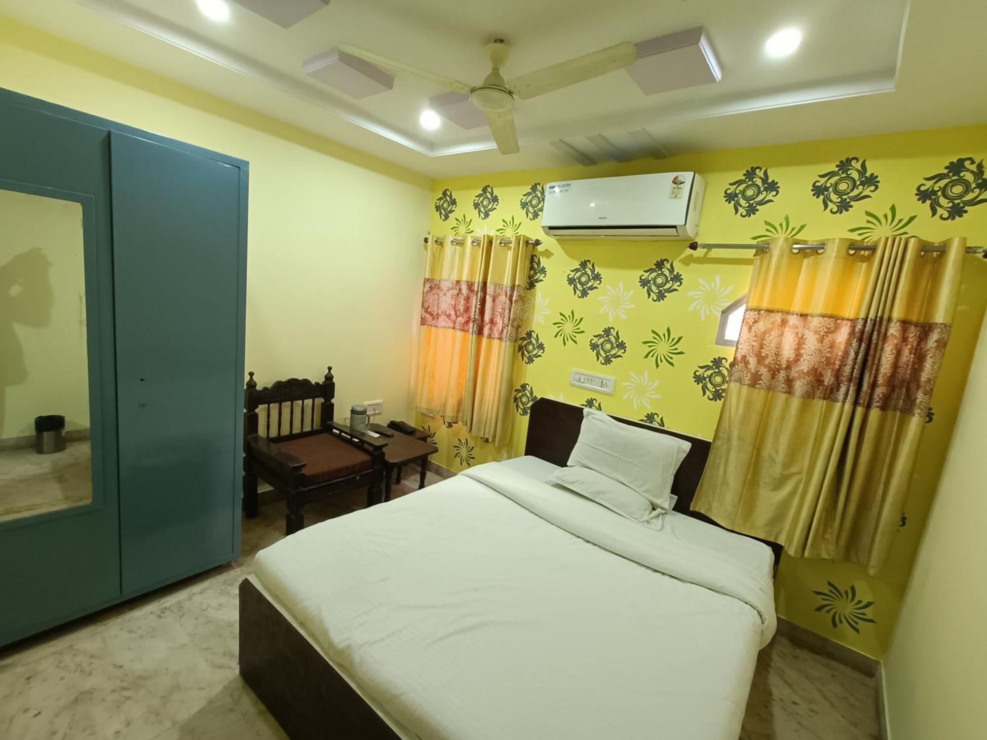 Hotel Gokul Palace อุเดเปอร์ ภายนอก รูปภาพ