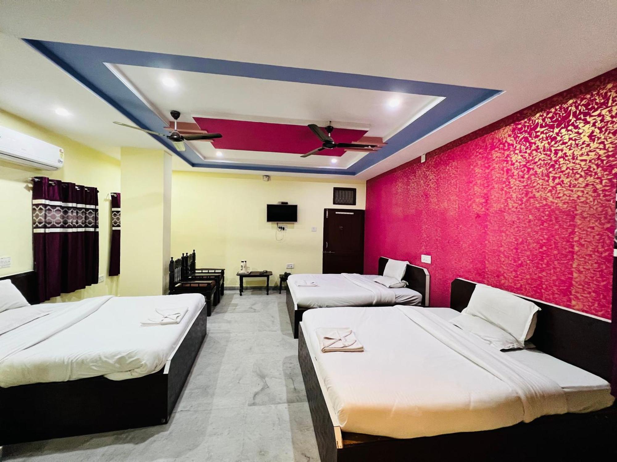 Hotel Gokul Palace อุเดเปอร์ ภายนอก รูปภาพ